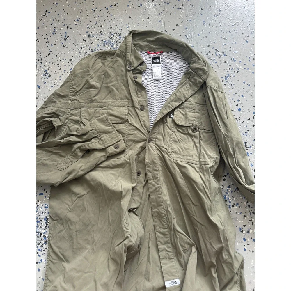 The North‎ Face Mens Button Up Shirt Long Sleeve Nylon Olive Green